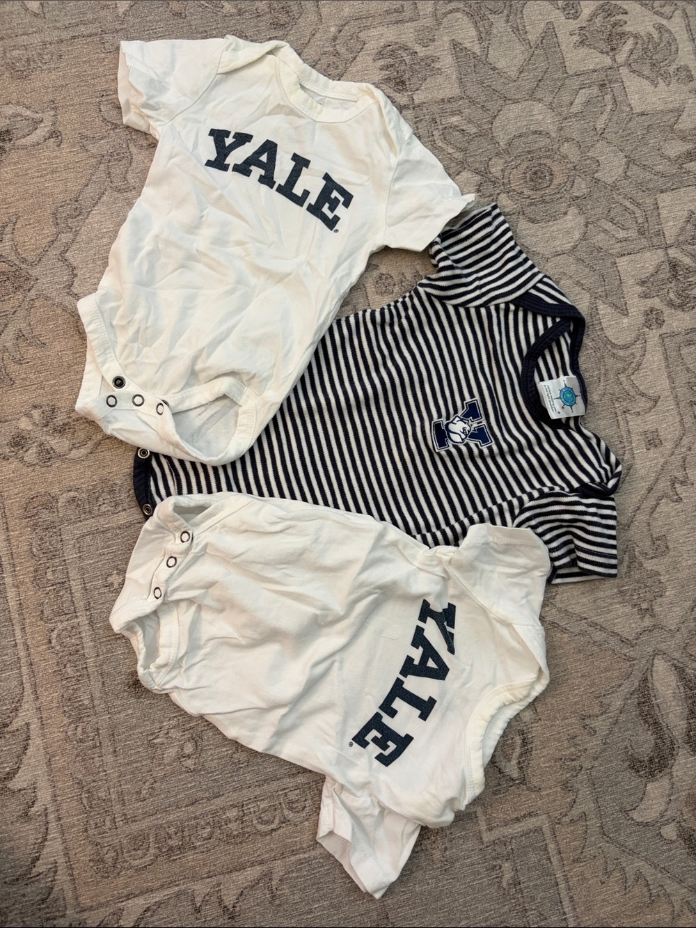 🐶Yale 0-3M Baby Bodysuits set of 3!